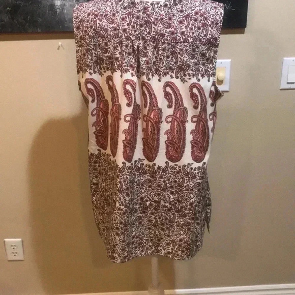 Croft & Barrow Round Neck Paisley Sleeveless Side Slit Button Front Top-XL - Picture 2 of 12